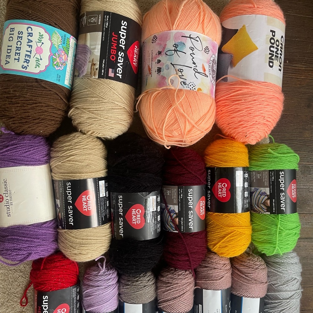 Lot of acrylic yarn